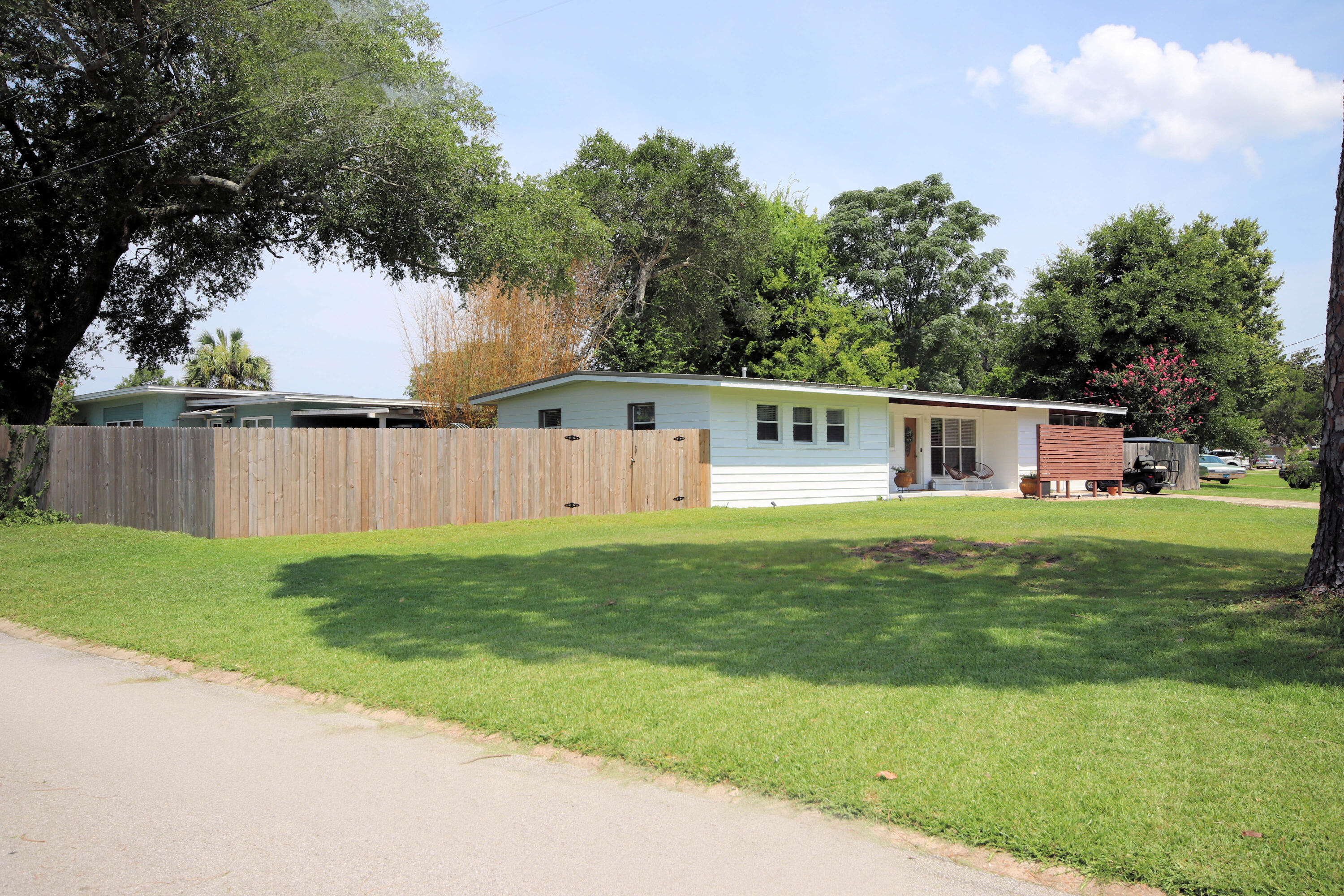 Property Photo:  52 NE Iowa Drive  FL 32548 
