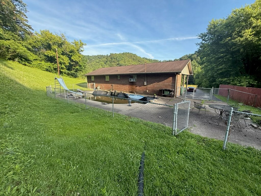 Property Photo:  1708 Ky Rt 302  KY 41265 