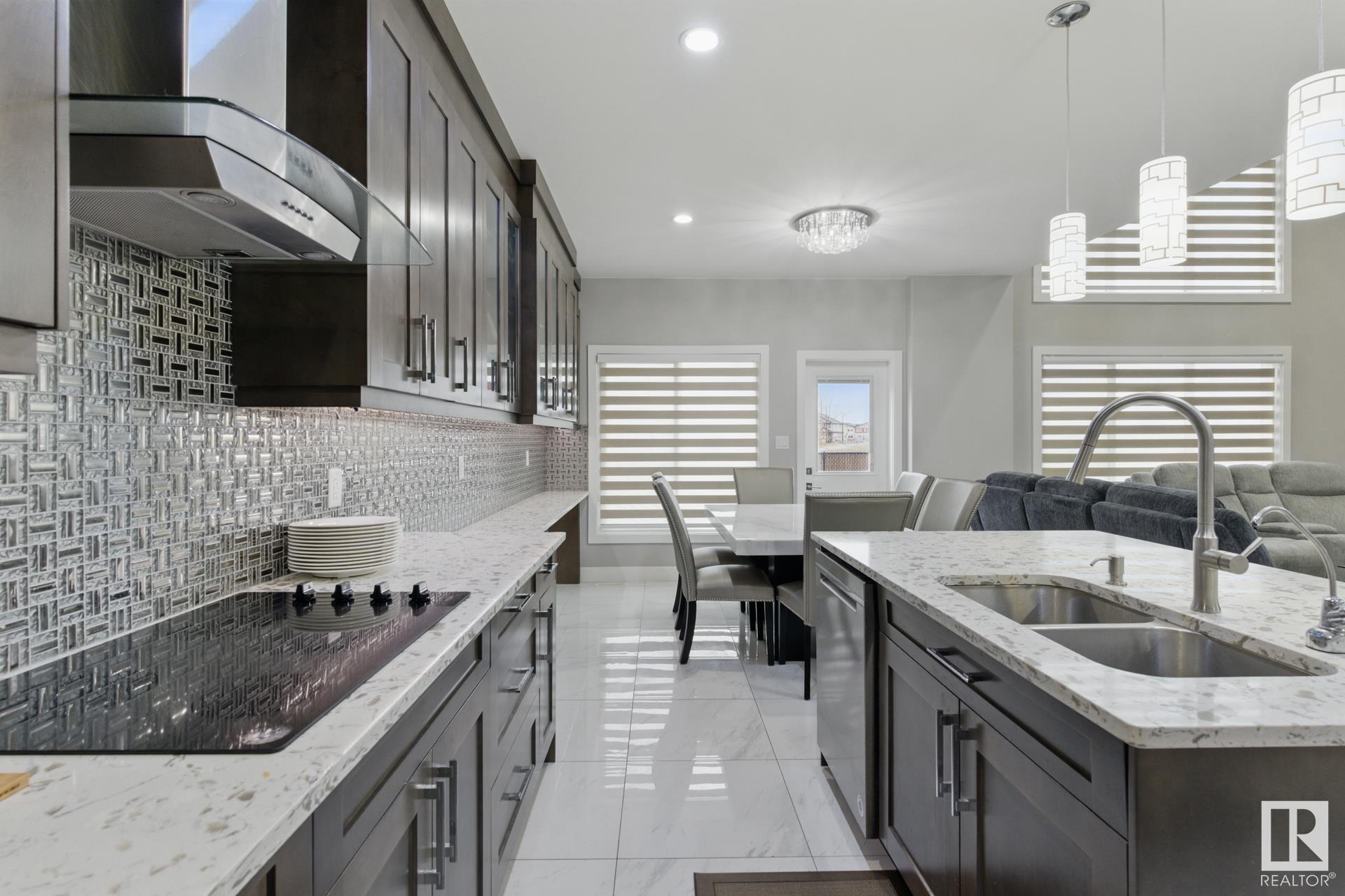 Photo de la propriété: 1412 25 Street NW AB T6T 2K7