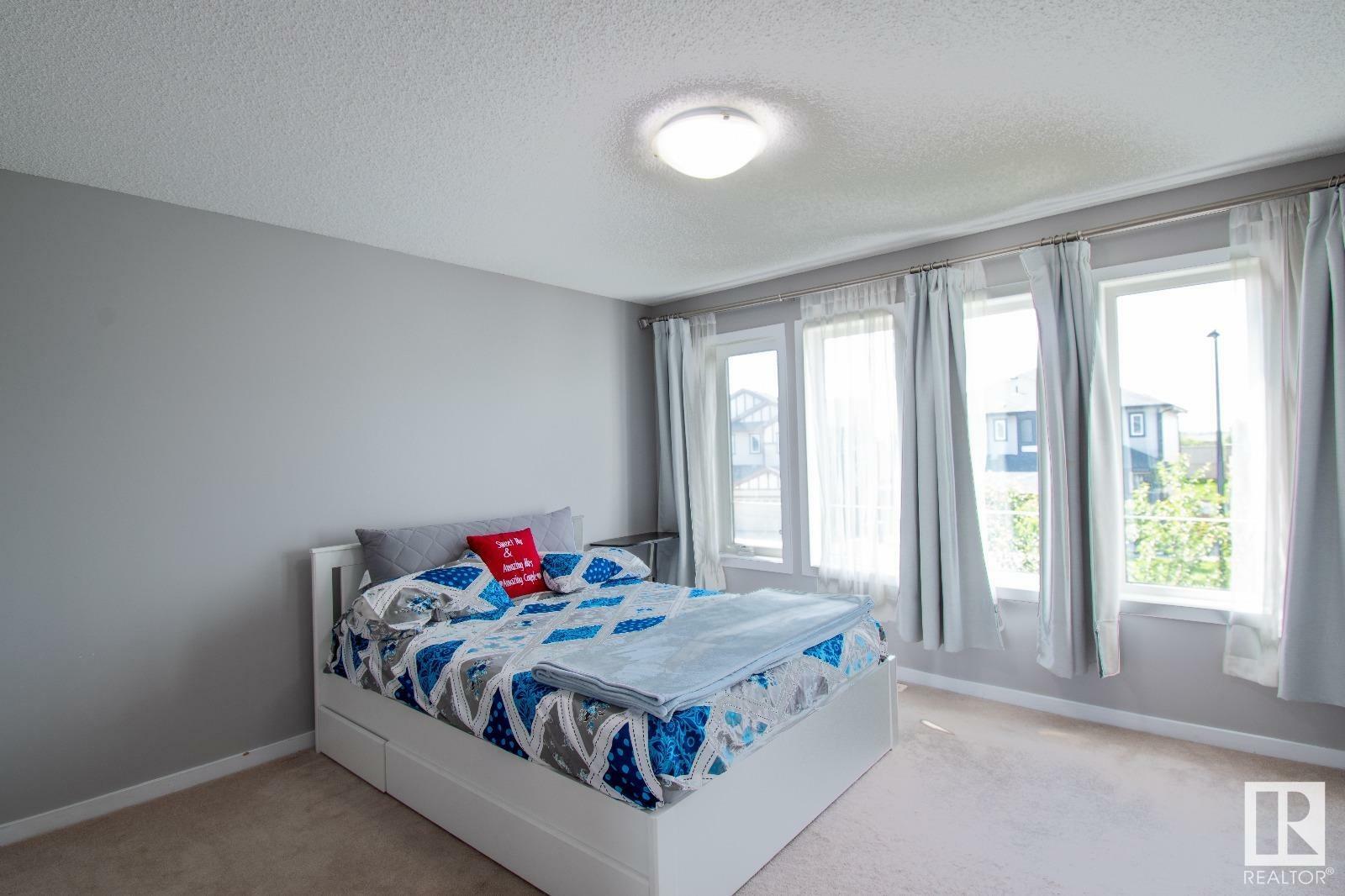 Photo de la propriété: 5832 Anthony Crescent SW AB T6W 3H5