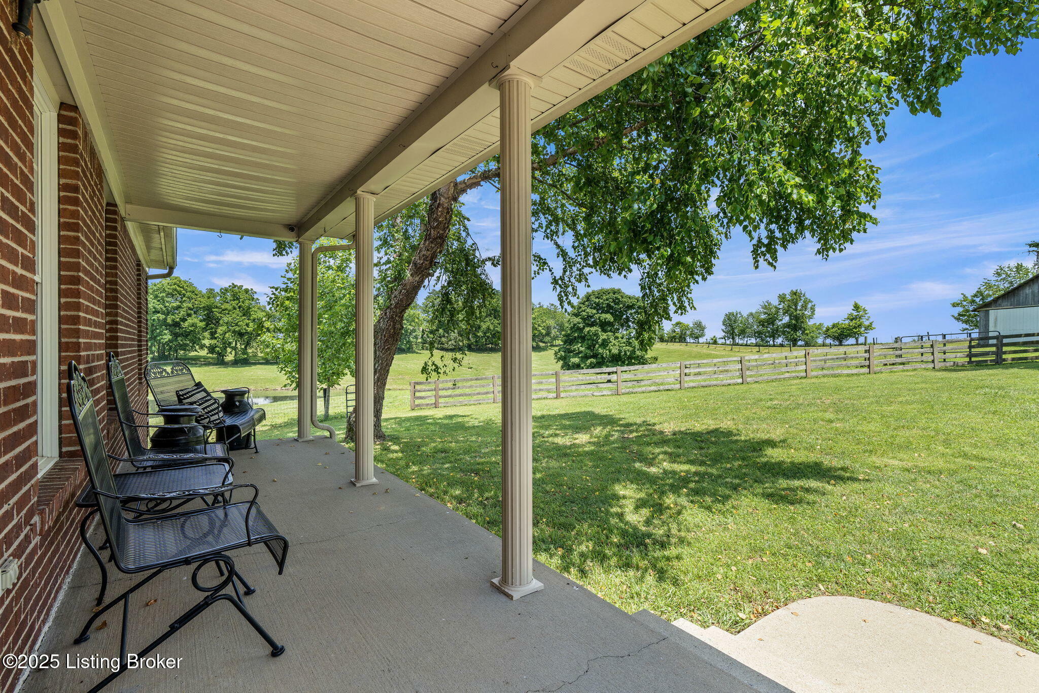Property Photo: 2714 Pea Ridge Rd KY 40076