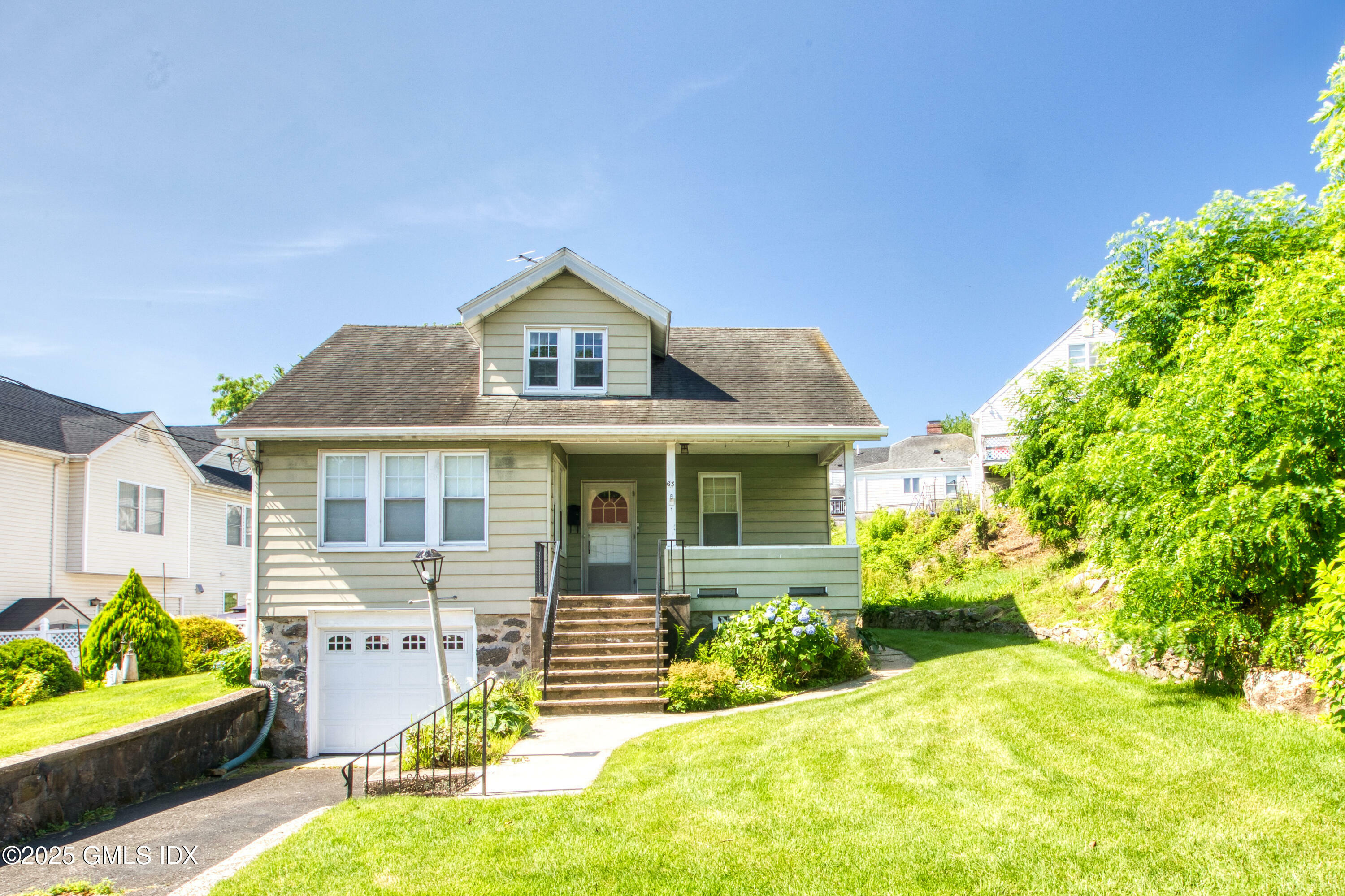 Property Photo:  63 Ivy Street  CT 06830 