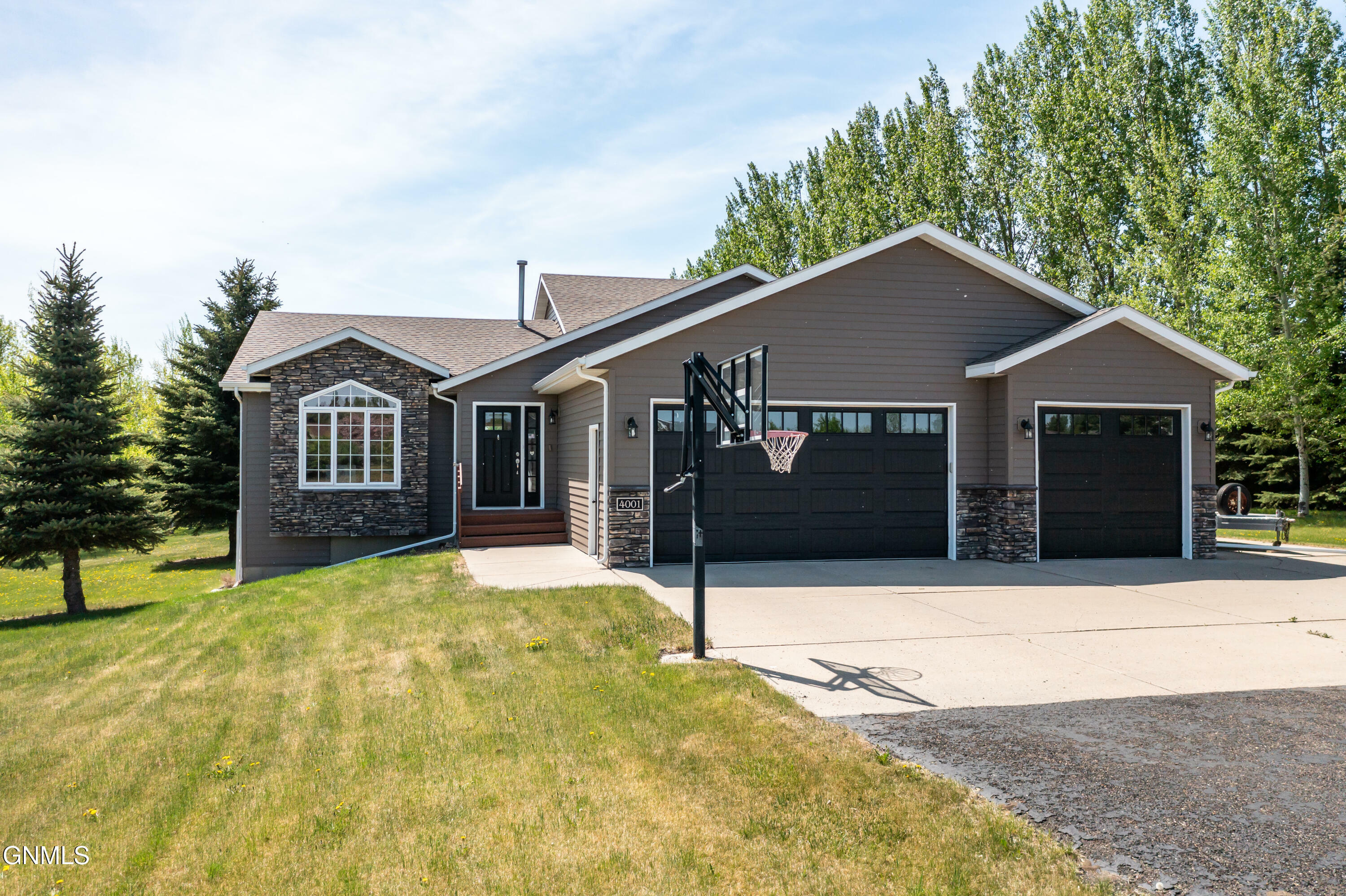 Property Photo: 4001 73rd Avenue NE ND 58503