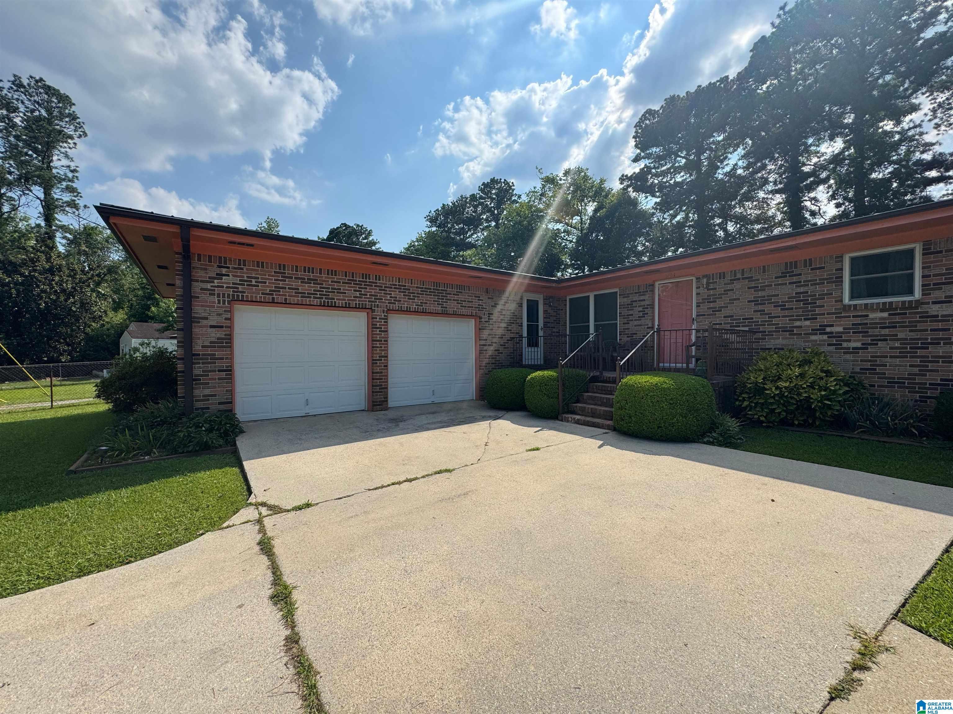 Property Photo: 201 Tuskegee Circle AL 35903