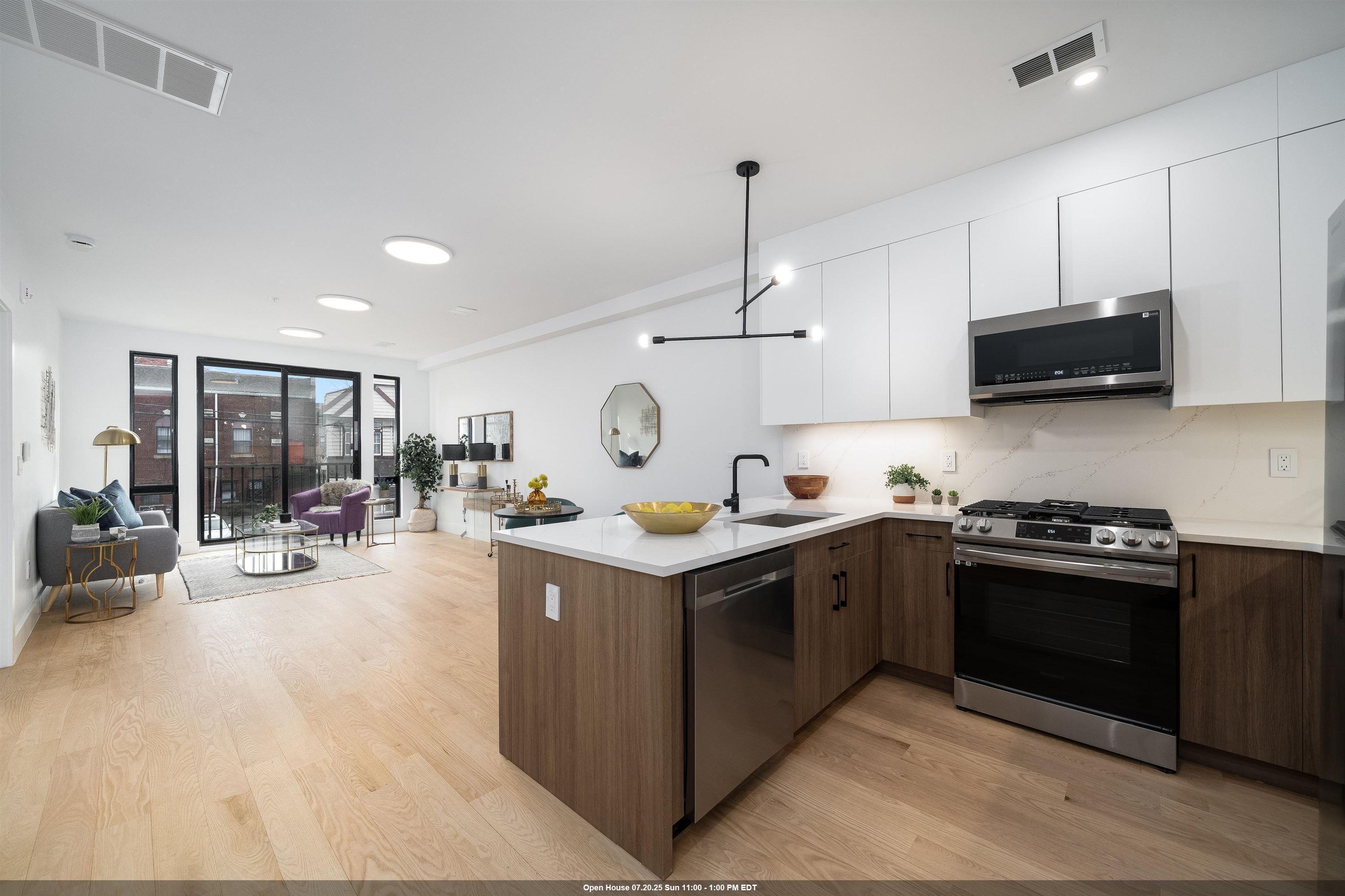 Property Photo: 10 Brinkerhoff St 203 NJ 07304