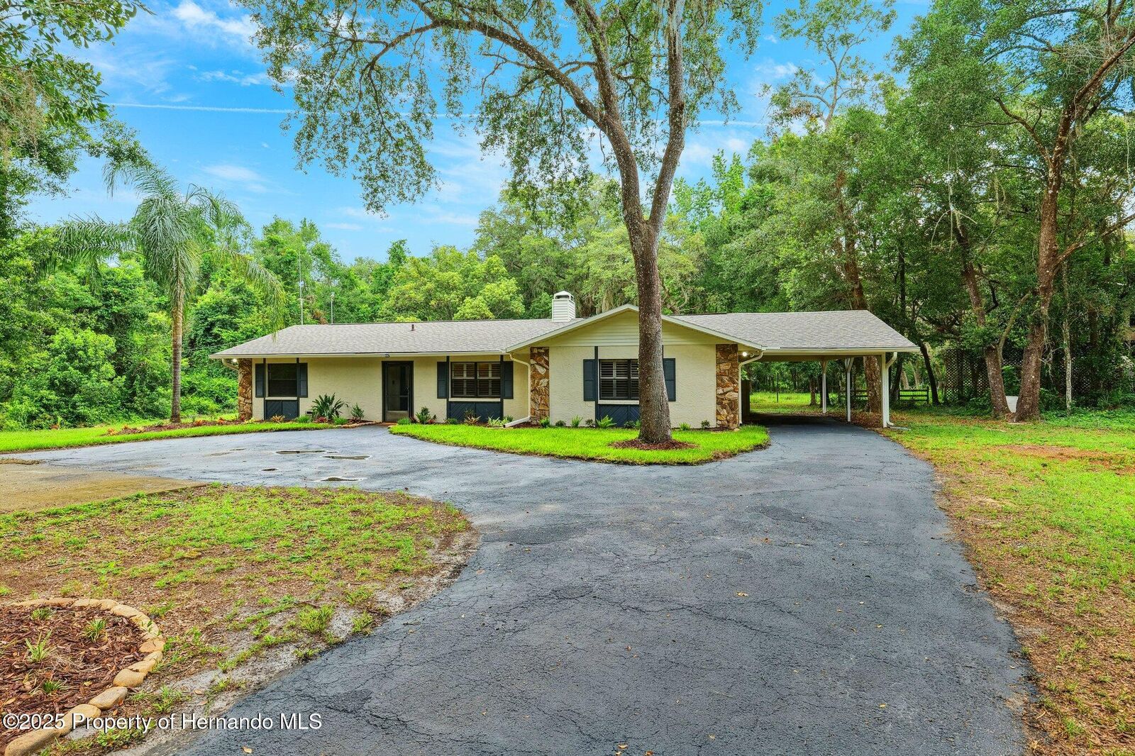 Property Photo:  22460 Chenoak Road  FL 34602 