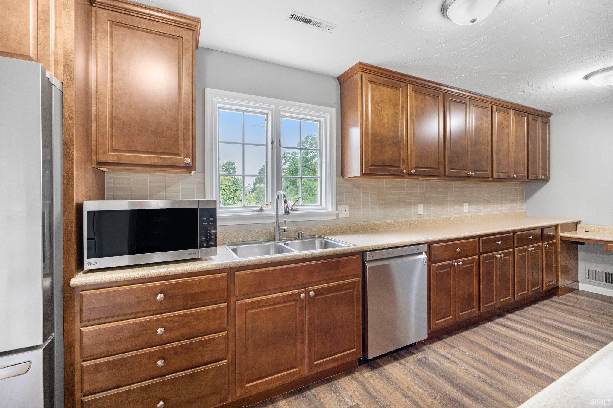 Property Photo: 615 Azuba Court IN 46725
