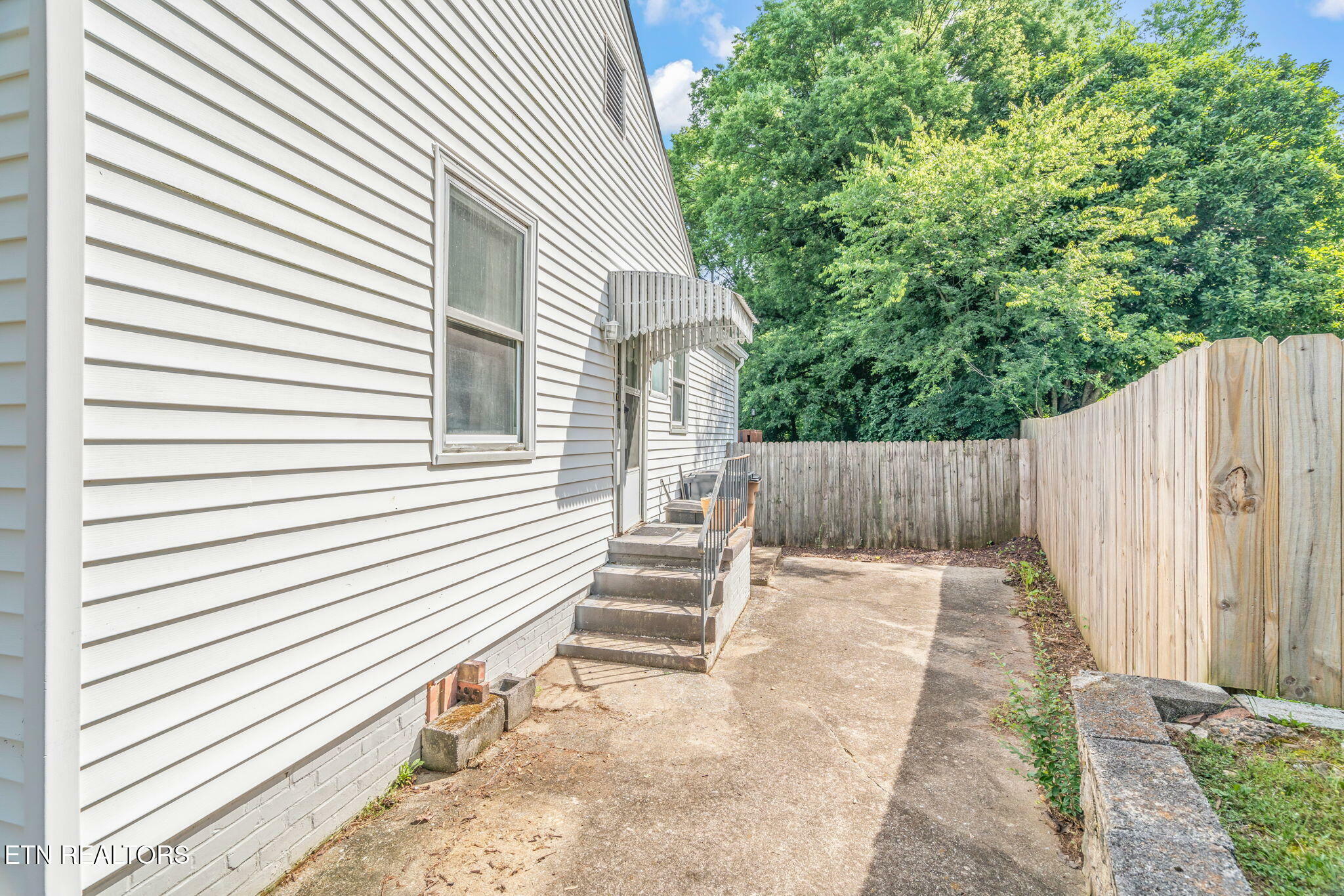 Property Photo: 4316 Hayes Rd TN 37912