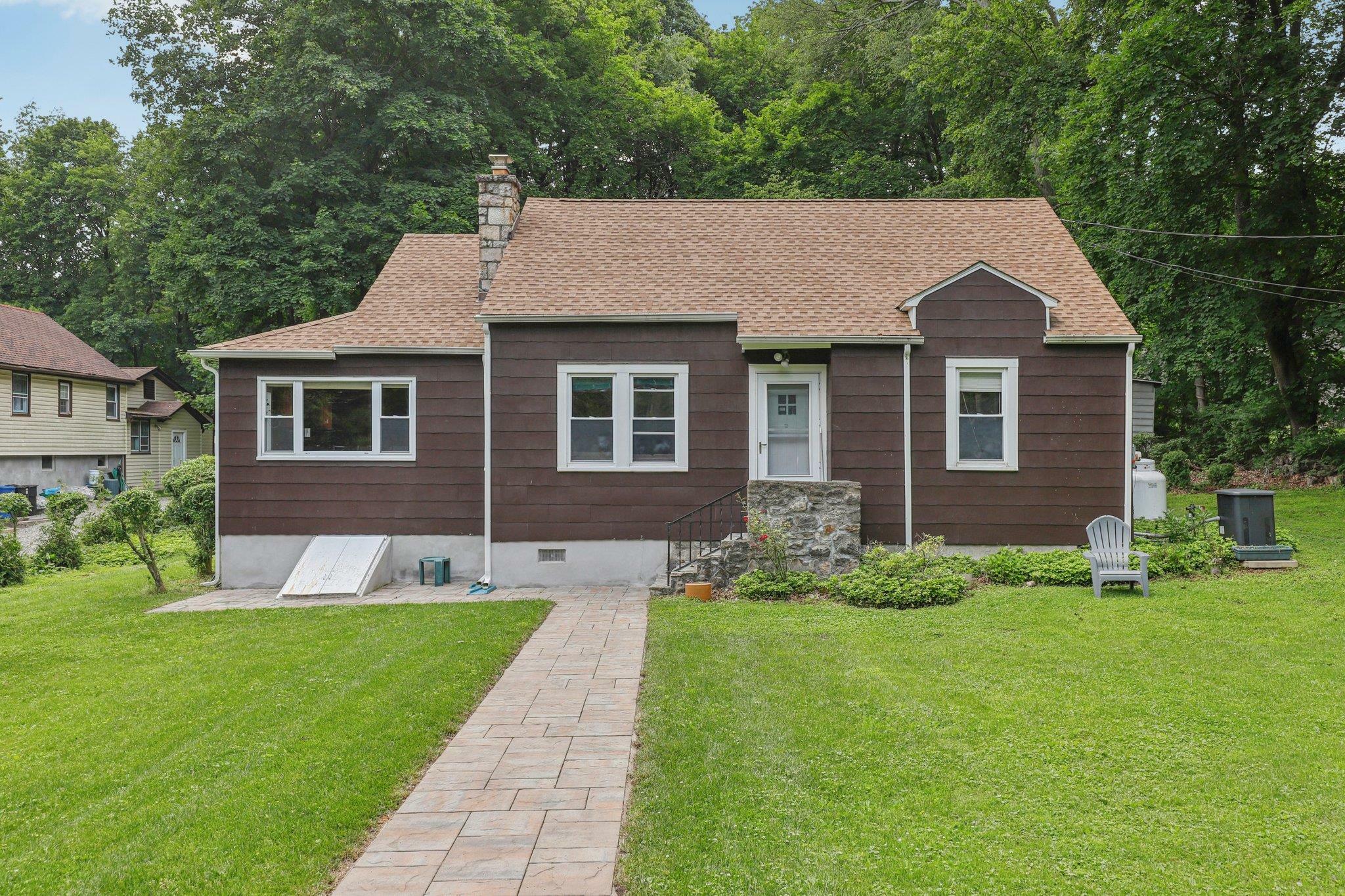 Property Photo:  42 Baron De Hirsch Road  NY 10517 