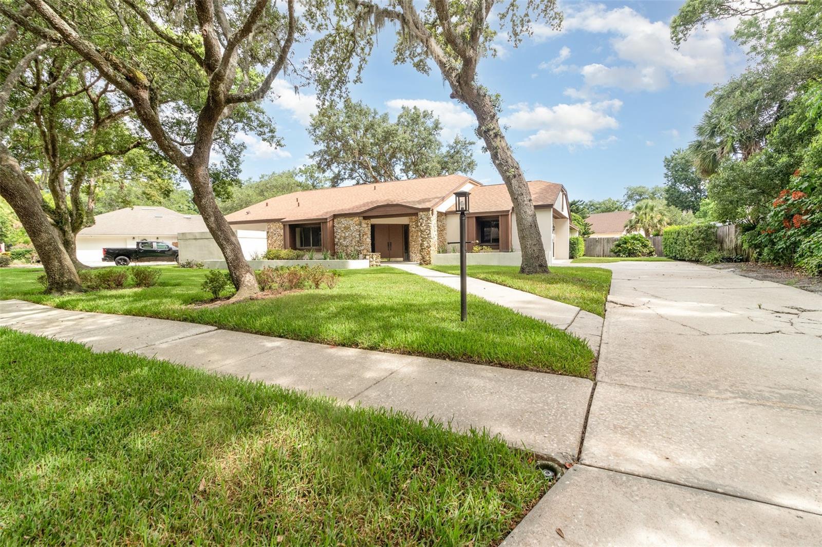 Property Photo:  1424 Mt Laurel Drive  FL 32708 