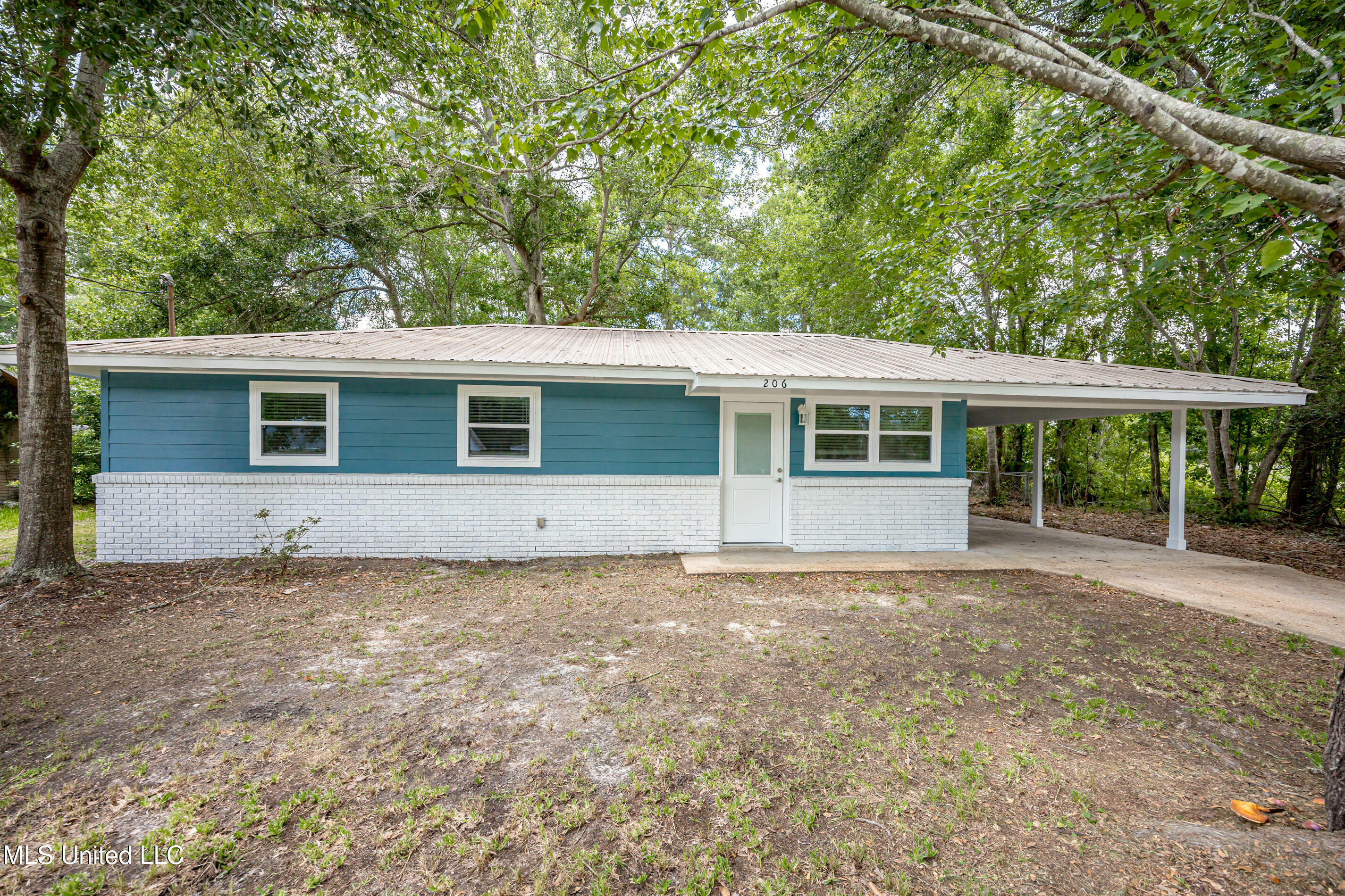 Property Photo: 206 Beverly Drive MS 39564