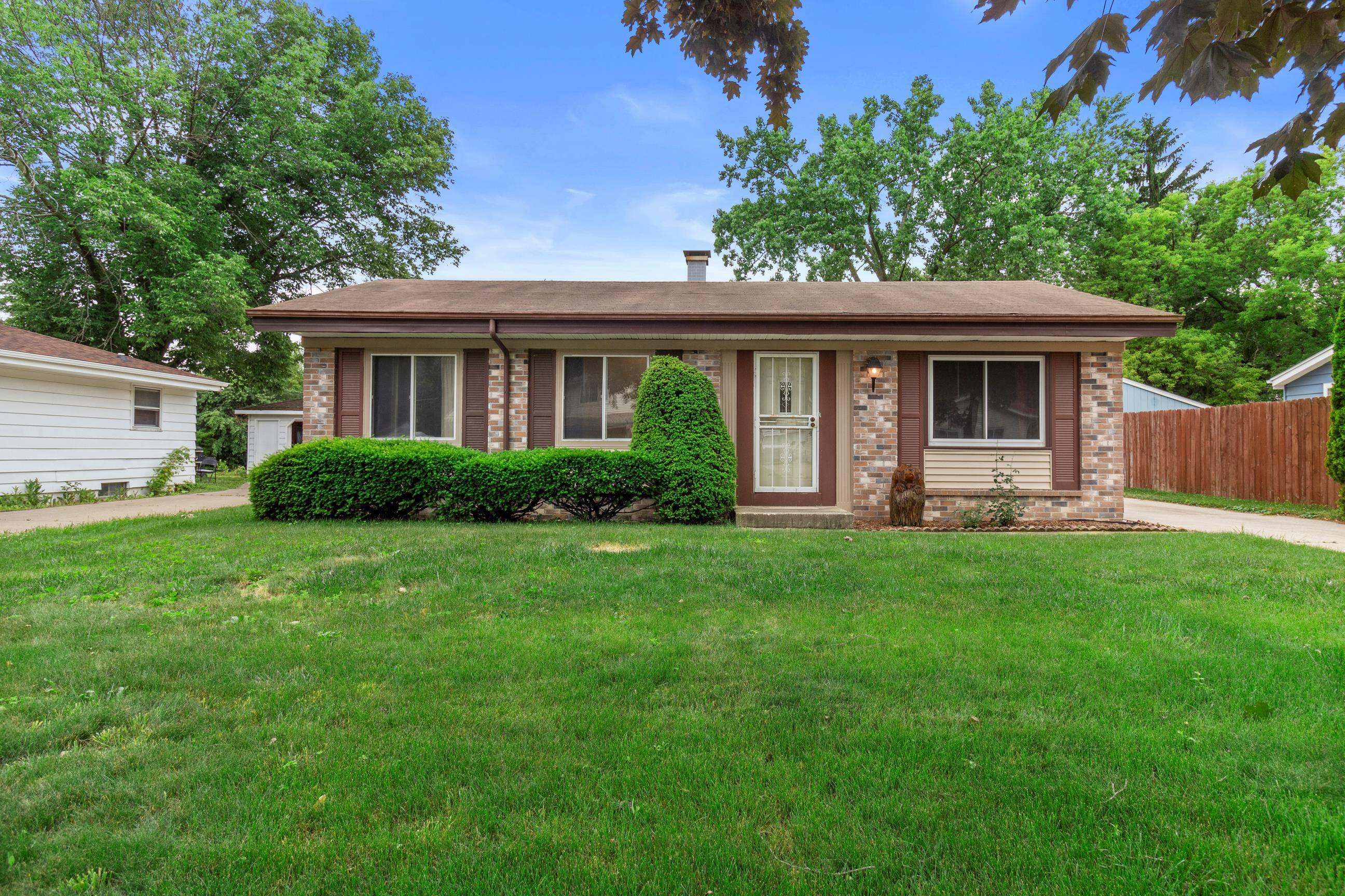 Property Photo: 3909 W Tupelo St WI 53209