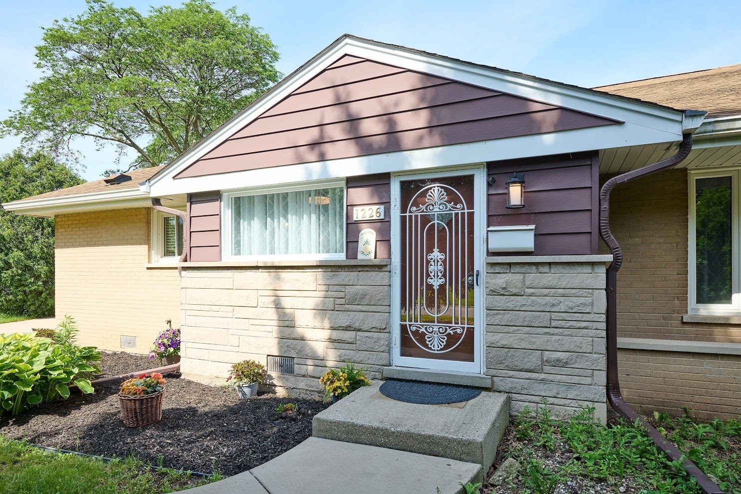 Property Photo: 1226 Longmeadow Drive IL 60025