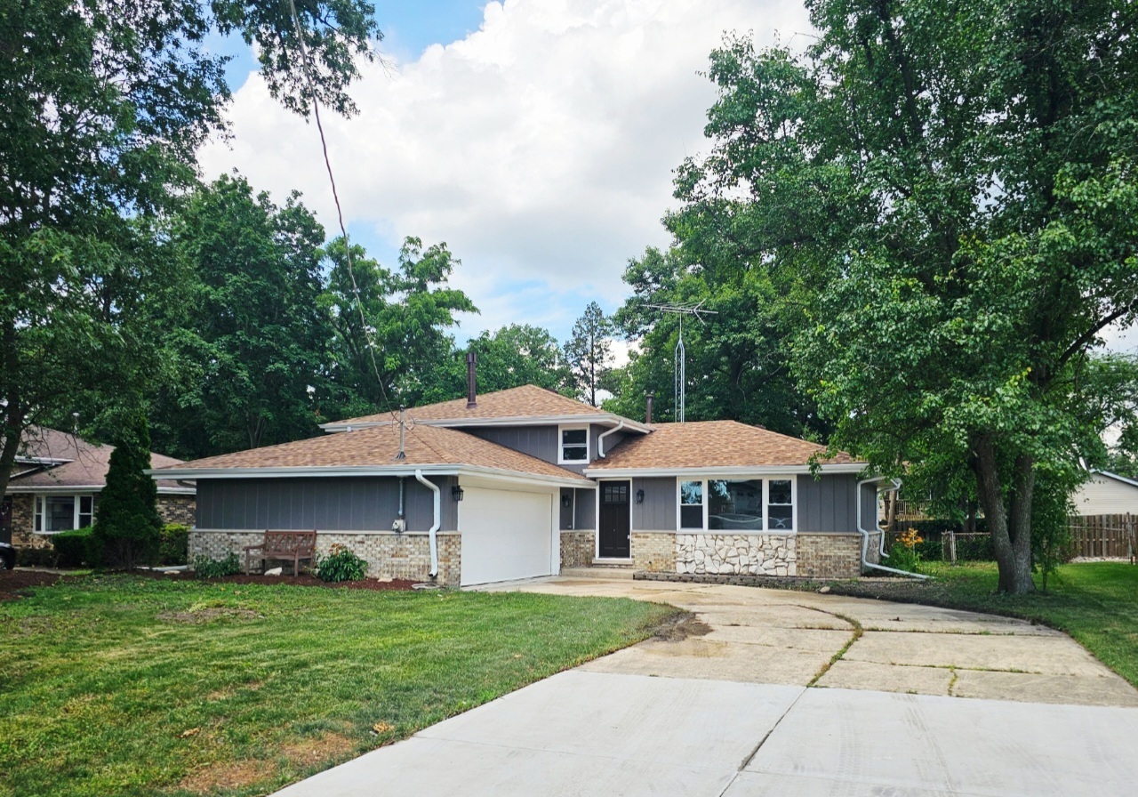 Property Photo: 125 Kimber Drive IL 60451