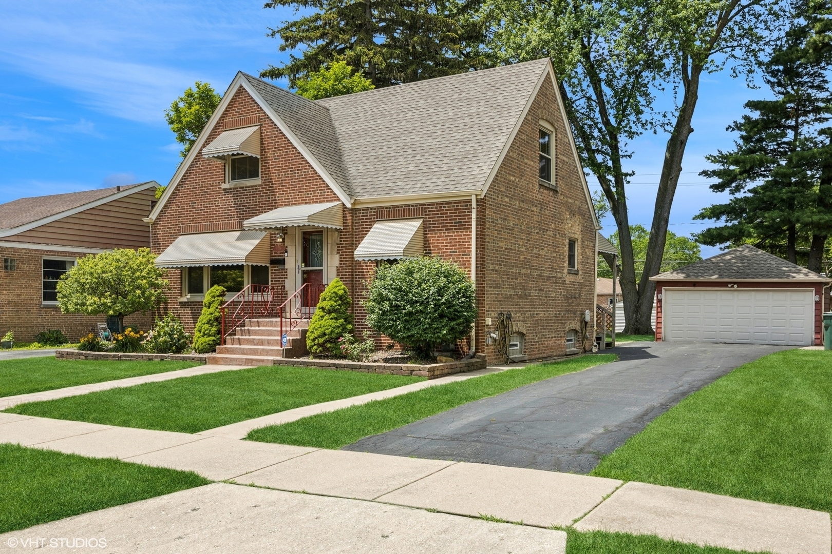 Property Photo: 9326 S Millard Avenue IL 60805