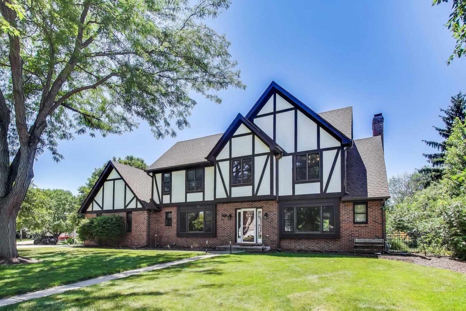 Property Photo:  475 Waubonsee Circle Court  IL 60543 