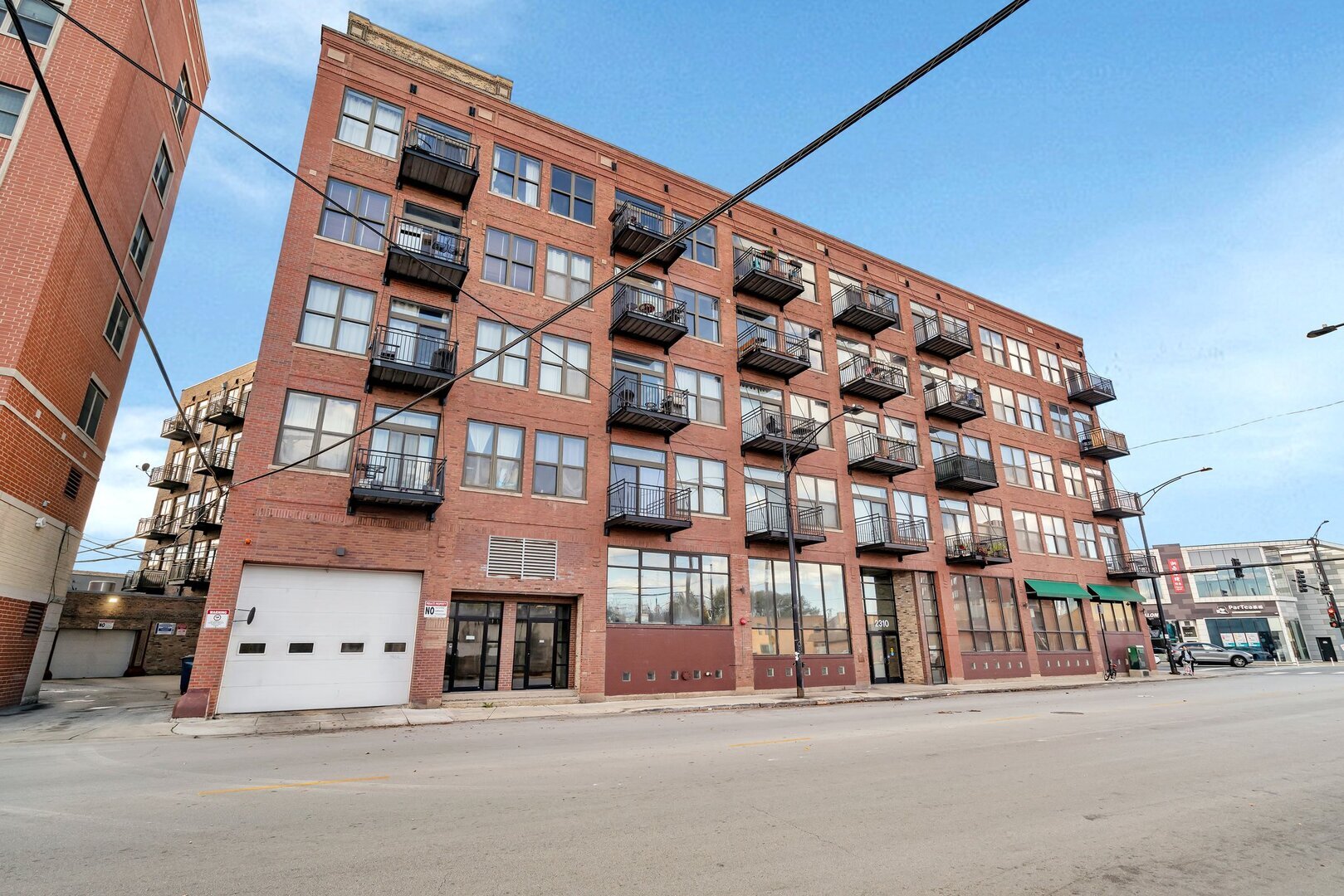 Property Photo: 2310 S Canal Street 212 IL 60616