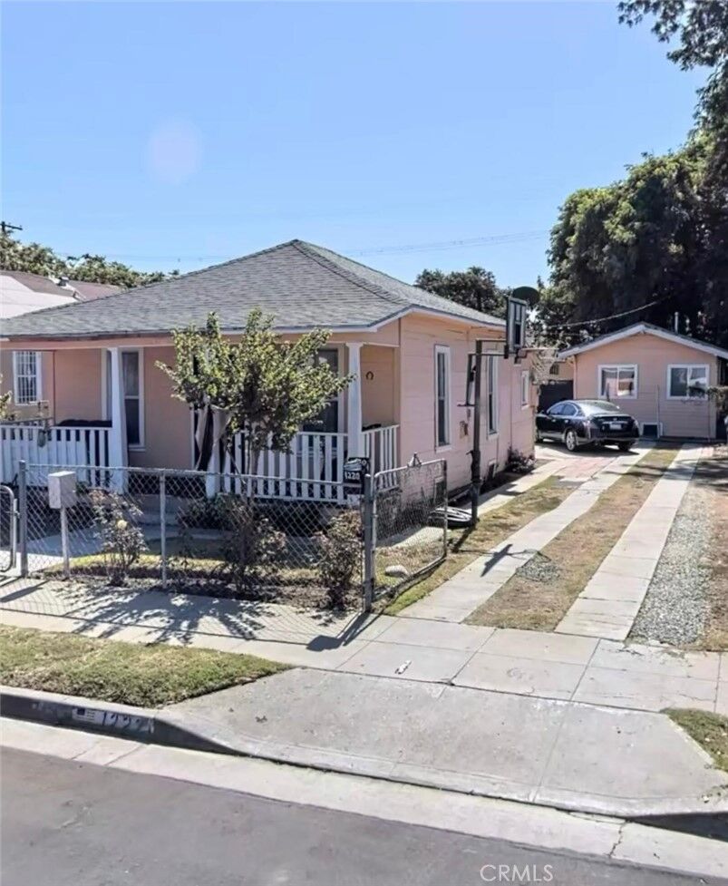 Property Photo:  1220 1222 E 49th Street  CA 90011 