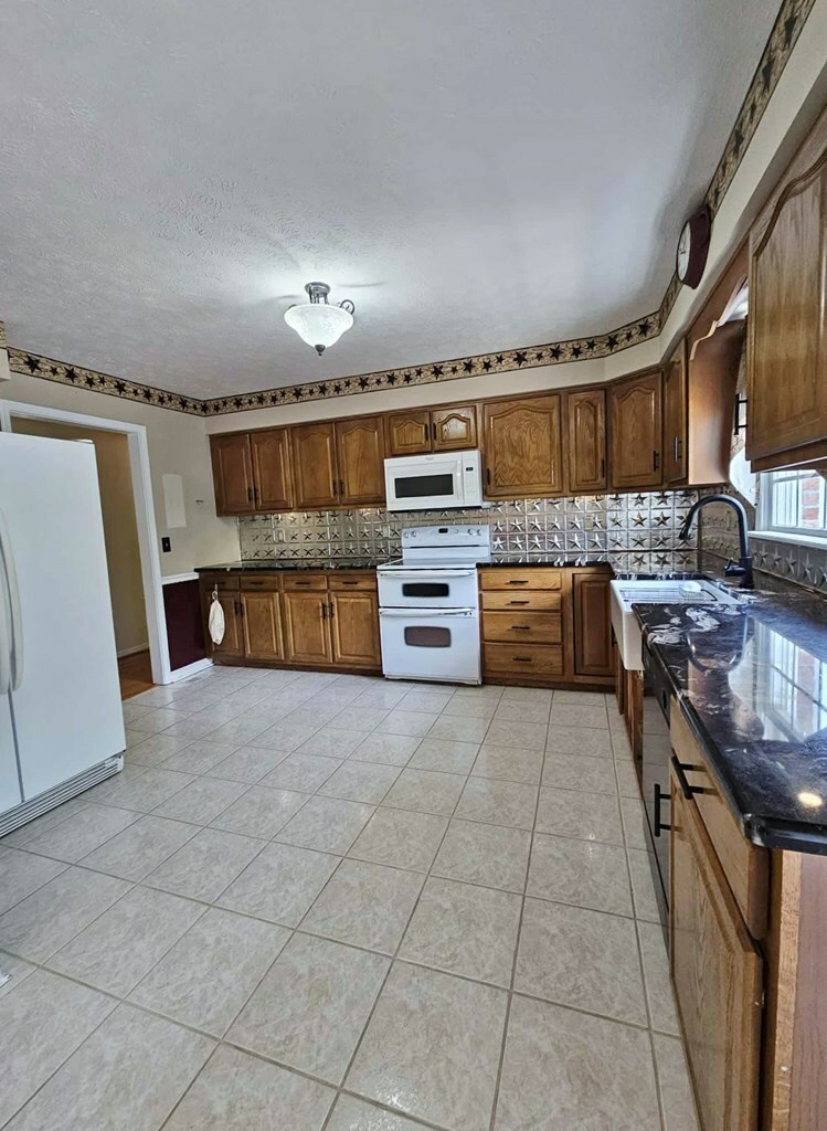 Property Photo: 124 Ridgeway Drive WV 24740