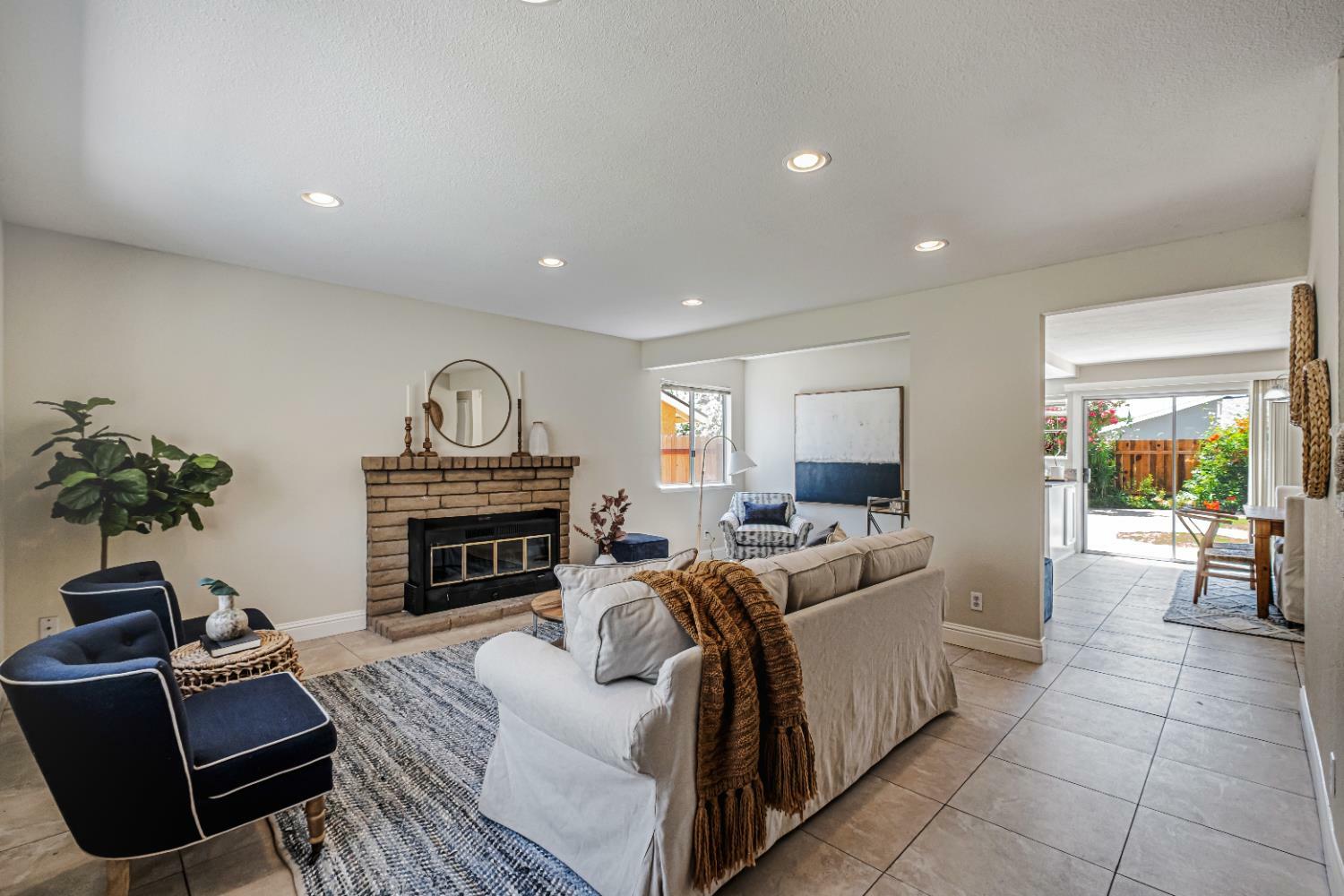 Property Photo: 5916 Birchglade Way CA 95621