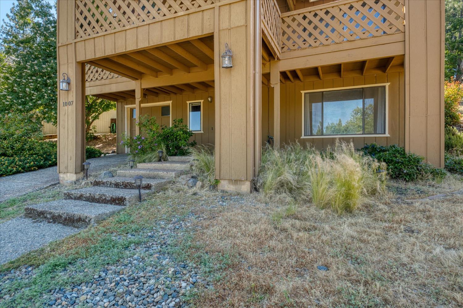 Property Photo: 1007 Dogwood Drive CA 95247