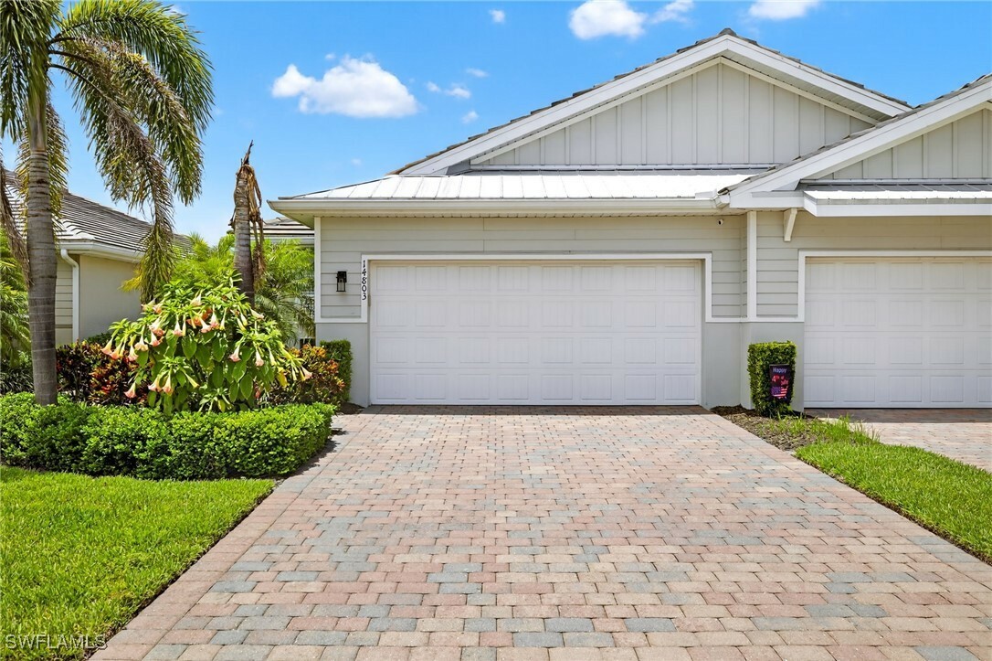 Property Photo: 14803 Edgewater Circle FL 34114
