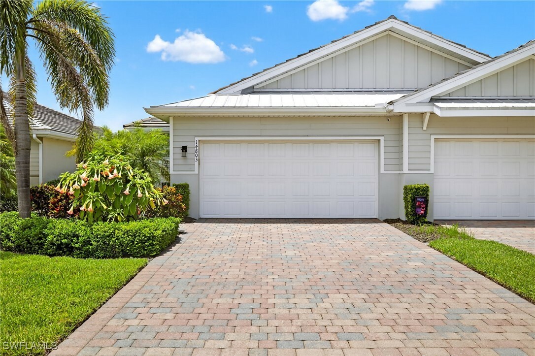 Property Photo: 14803 Edgewater Circle FL 34114