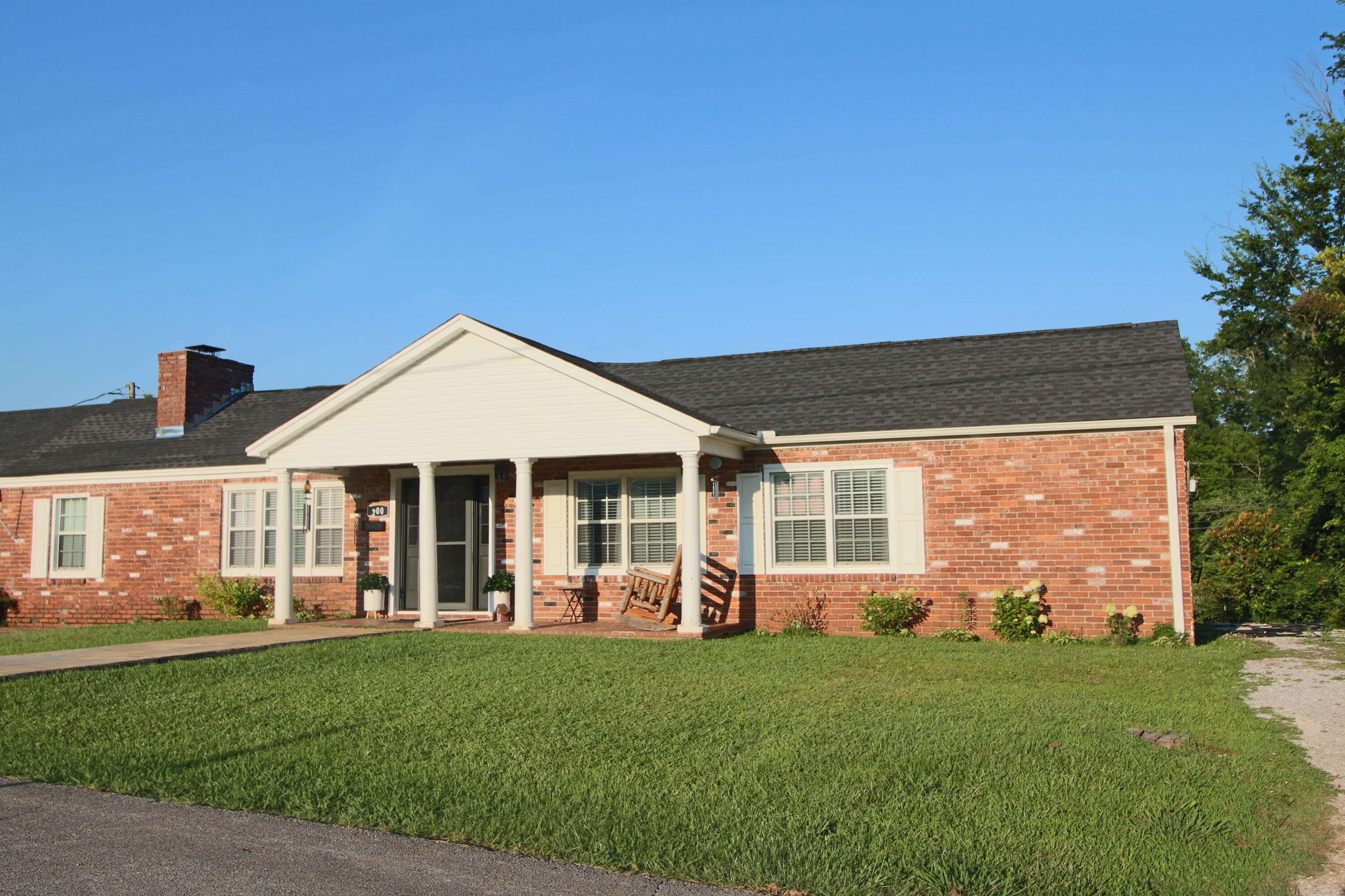 Property Photo: 200 North Oak Street MS 38852