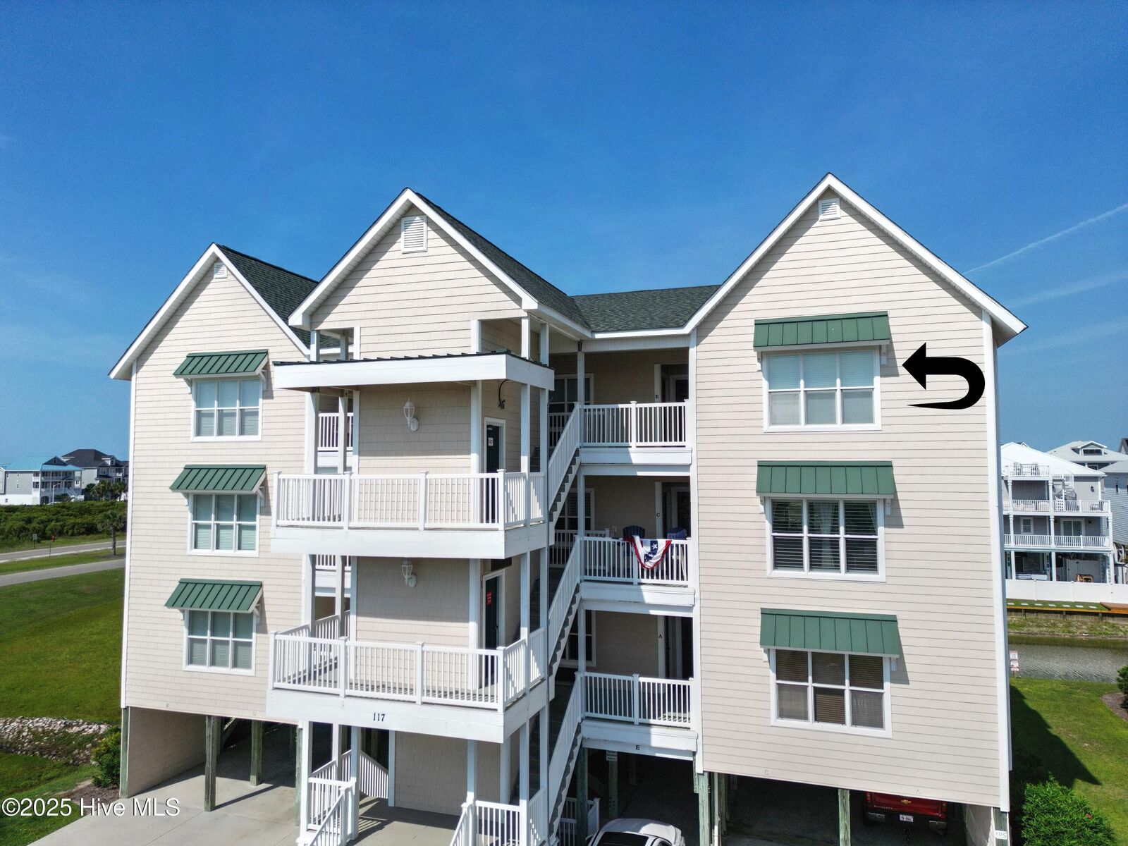 Property Photo: 117 Via Old Sound Boulevard E NC 28469