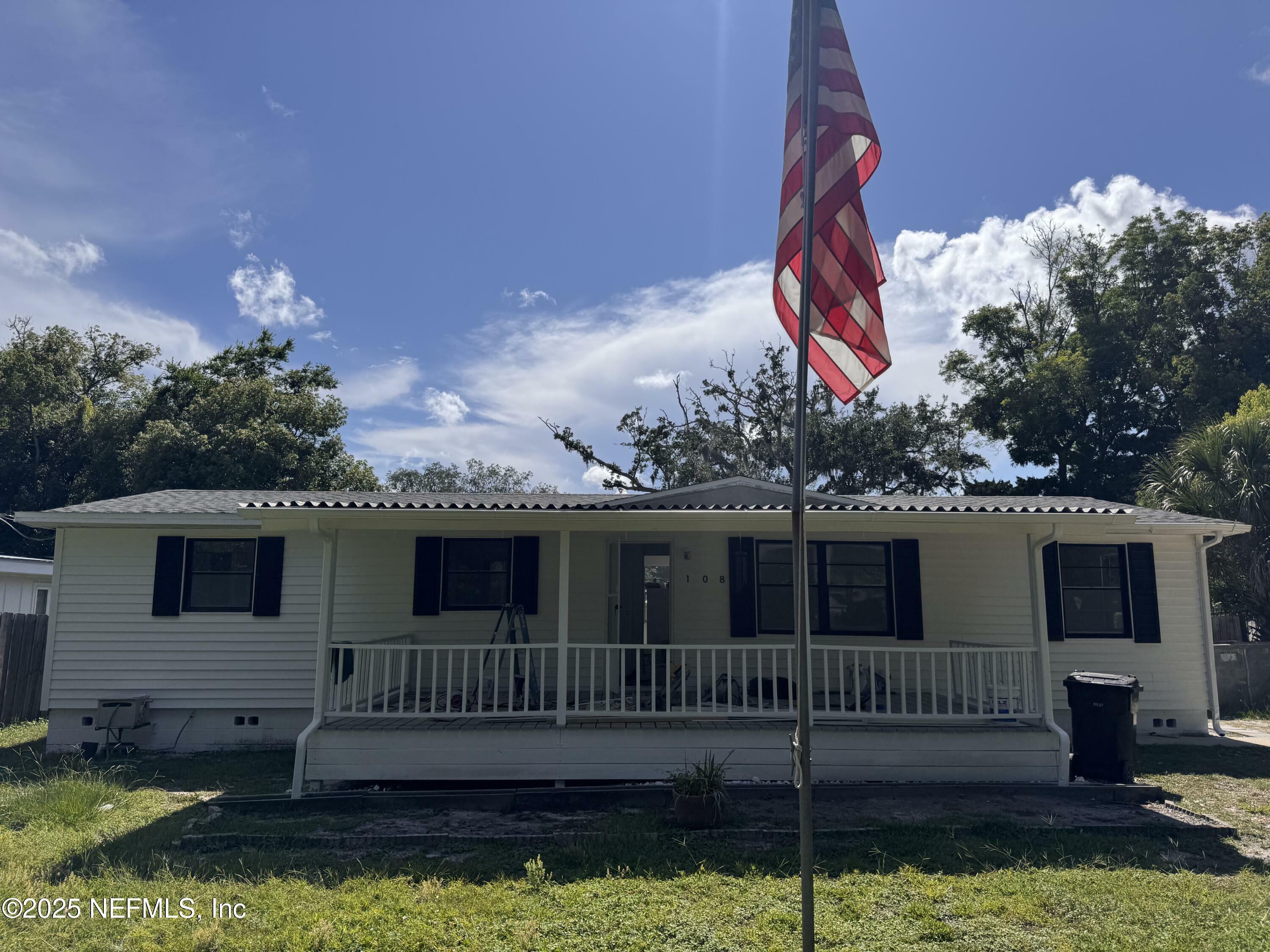 Property Photo: 108 N Whitney Street FL 32084