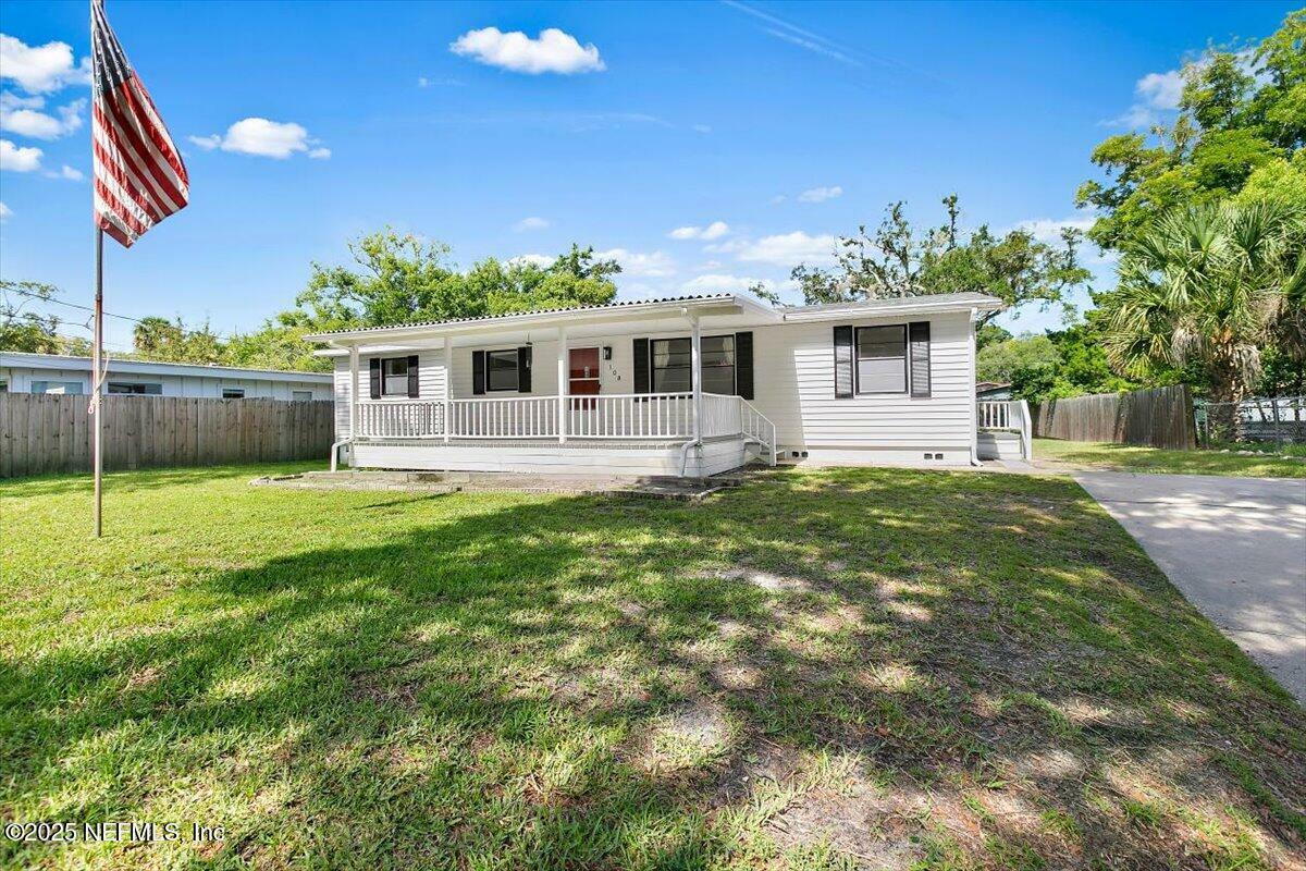 Property Photo: 108 N Whitney Street FL 32084