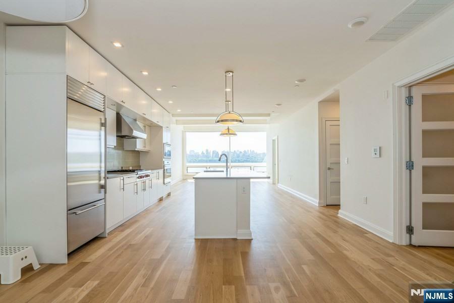 9 Somerset Lane 507  Edgewater NJ 07020 photo