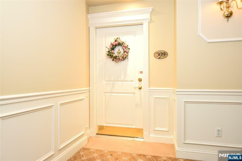 Property Photo:  175 Rochelle Avenue 309  NJ 07662 
