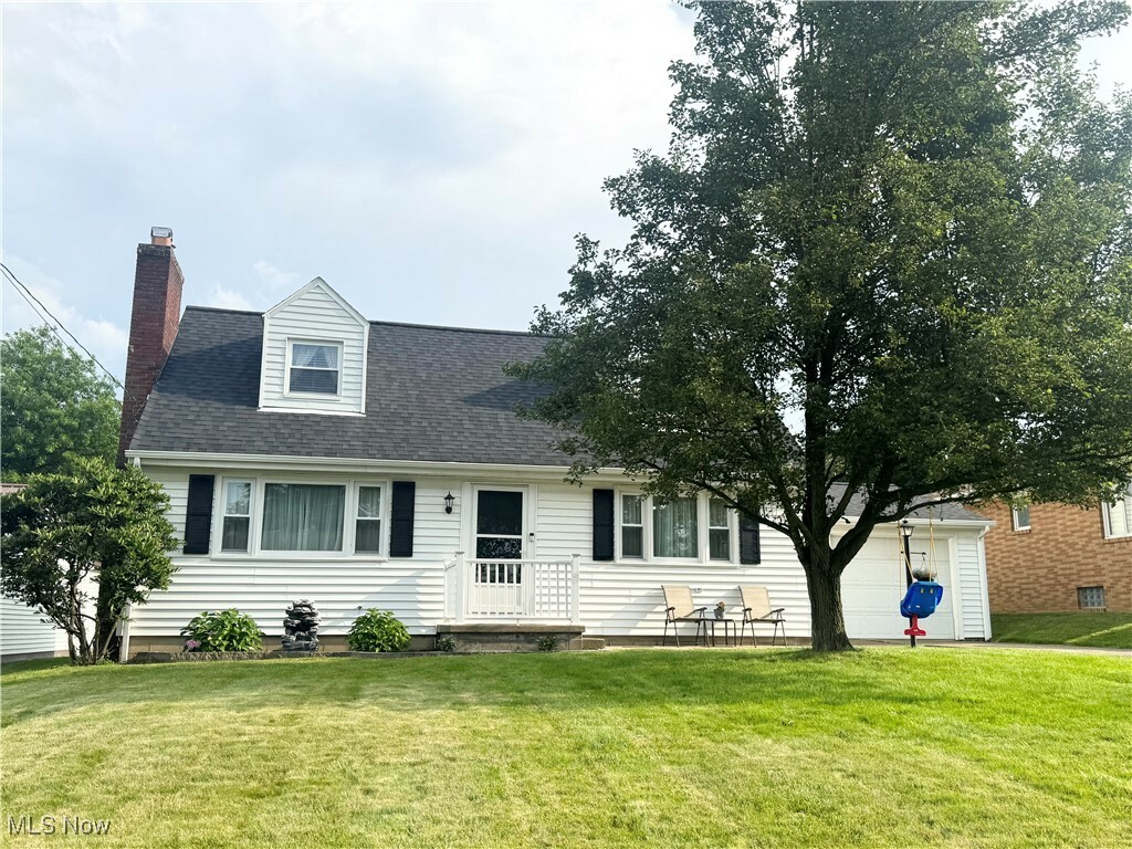 Property Photo: 470 Geneva Avenue OH 44471