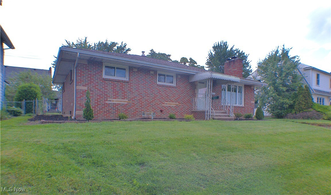 Property Photo: 1760 Glenmount Avenue OH 44301