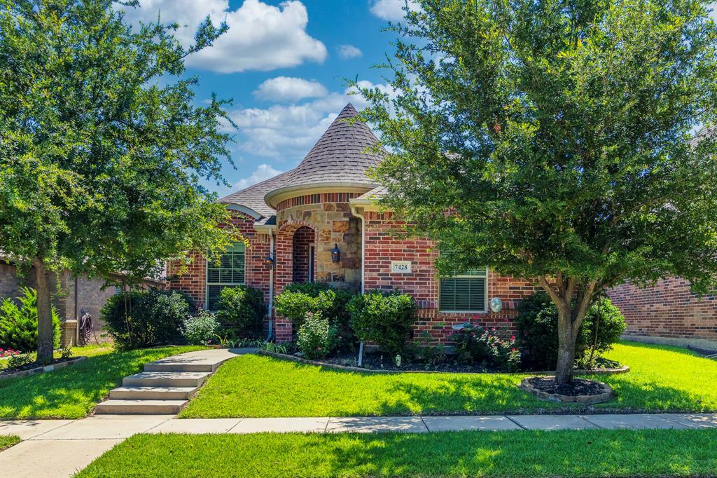 Property Photo: 7428 Park Place Drive TX 76182