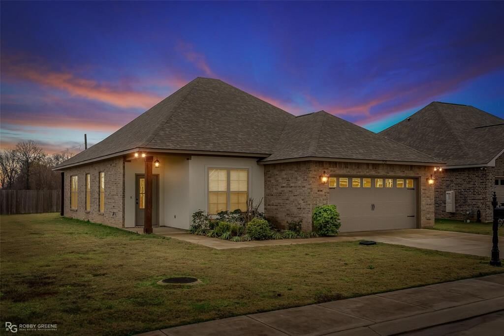 Property Photo:  1920 Valdemar Place  LA 71112 