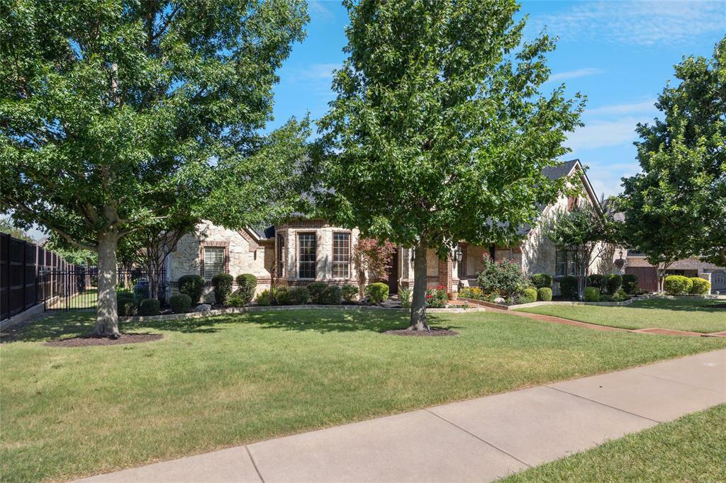 Property Photo: 1216 Thornwood Drive TX 76262