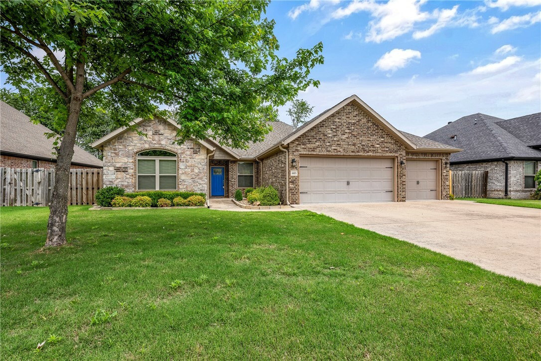 Property Photo:  4403 W Meadow Oaks Drive  AR 72758 