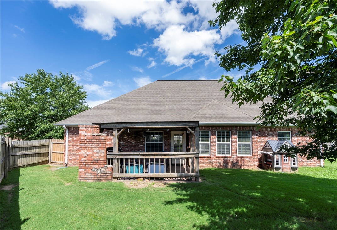 Property Photo: 2370 Montclair Avenue AR 72761
