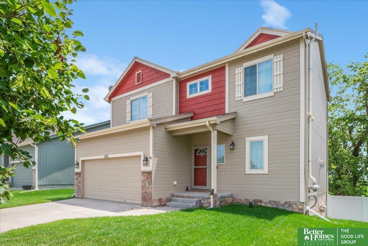 Property Photo: 4319 Waterford Avenue NE 68123