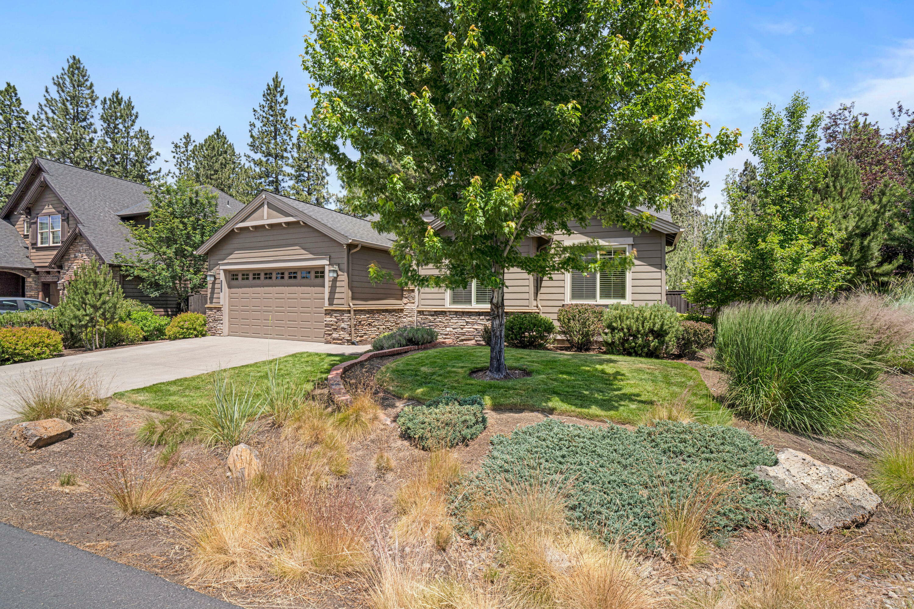 Property Photo: 60235 Addie Triplet Loop OR 97702