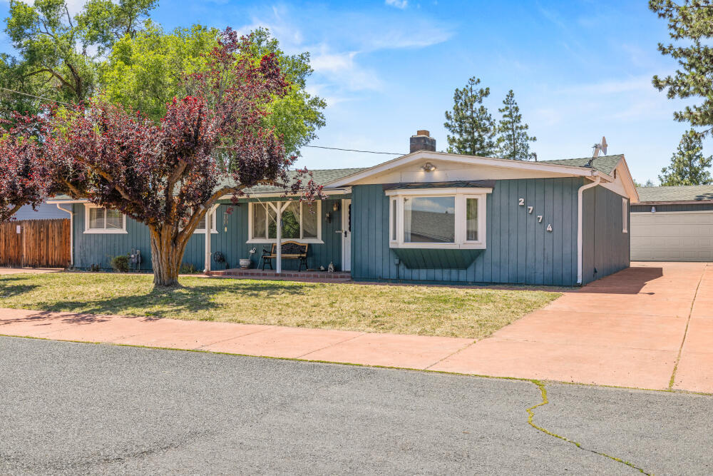 Property Photo: 2774 Eastmount Street OR 97603