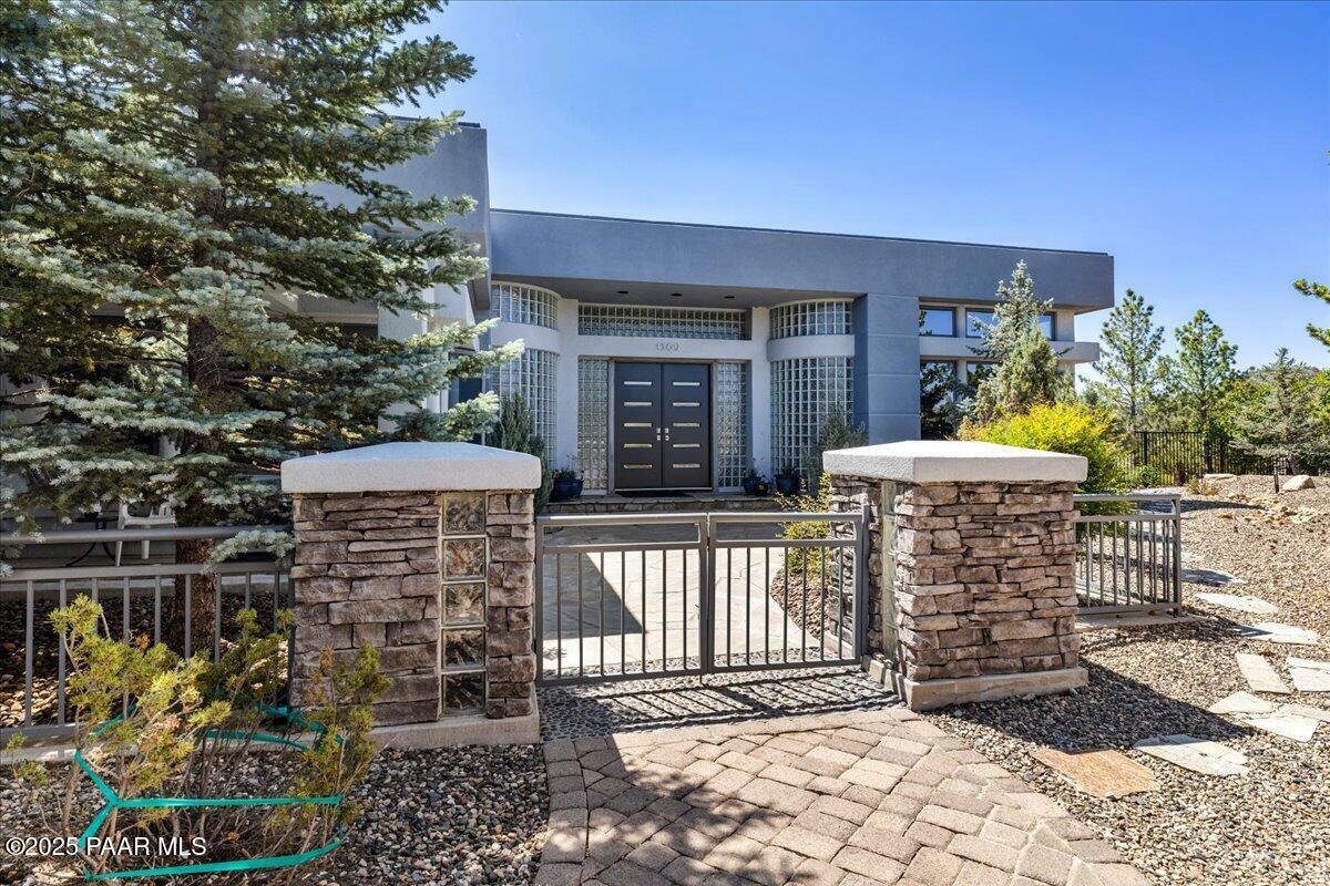 Property Photo: 1369 Sierry Peaks Drive AZ 86305