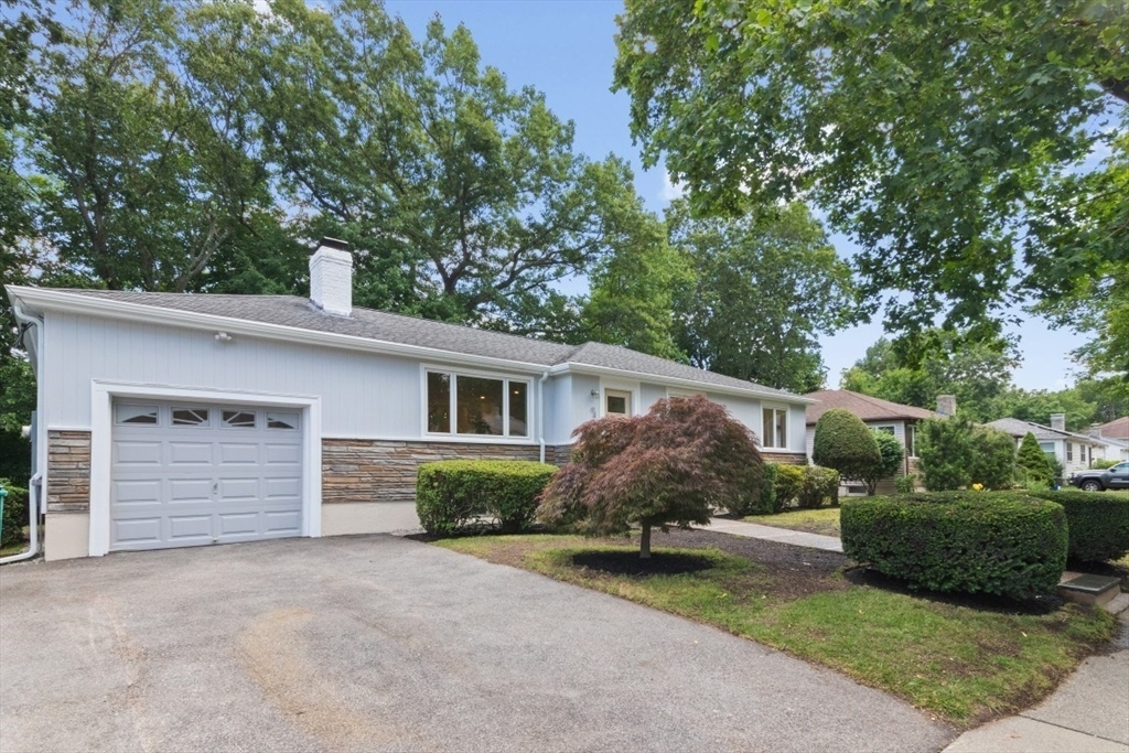 Property Photo: 94 Selwyn Rd MA 02461