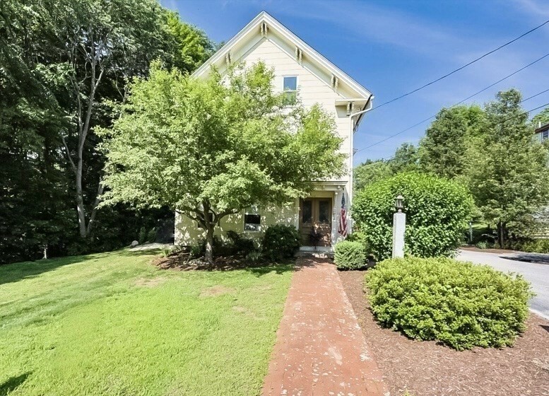 Property Photo: 4 Martin Rd MA 01516