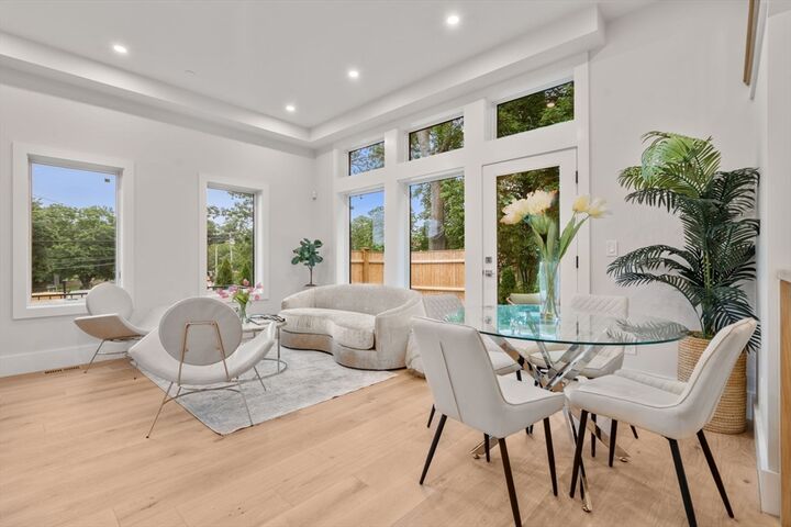 Property Photo:  2202 Commonwealth Ave 1  MA 02466 