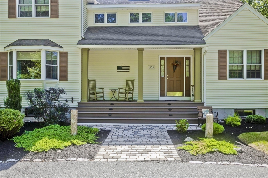 Property Photo: 435 Rochdale St MA 01501