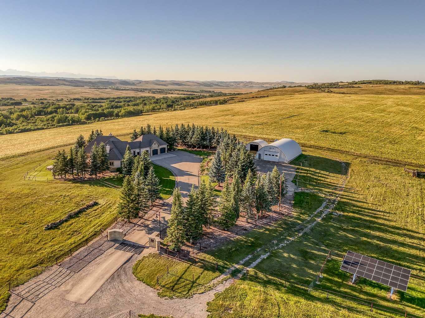 Photo de la propriété: 43062 Township Road 250 AB T3X 3H9