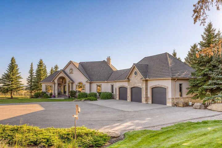 Property Photo:  43062 Township Road 250  AB T3Z 3H9 